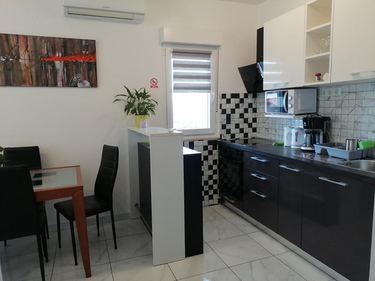 Apartment Lavanda Nova Ražanj Esterno foto