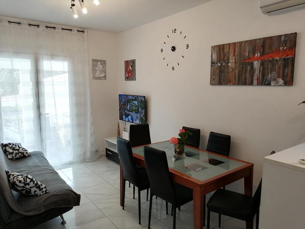 Apartment Lavanda Nova Ražanj Esterno foto