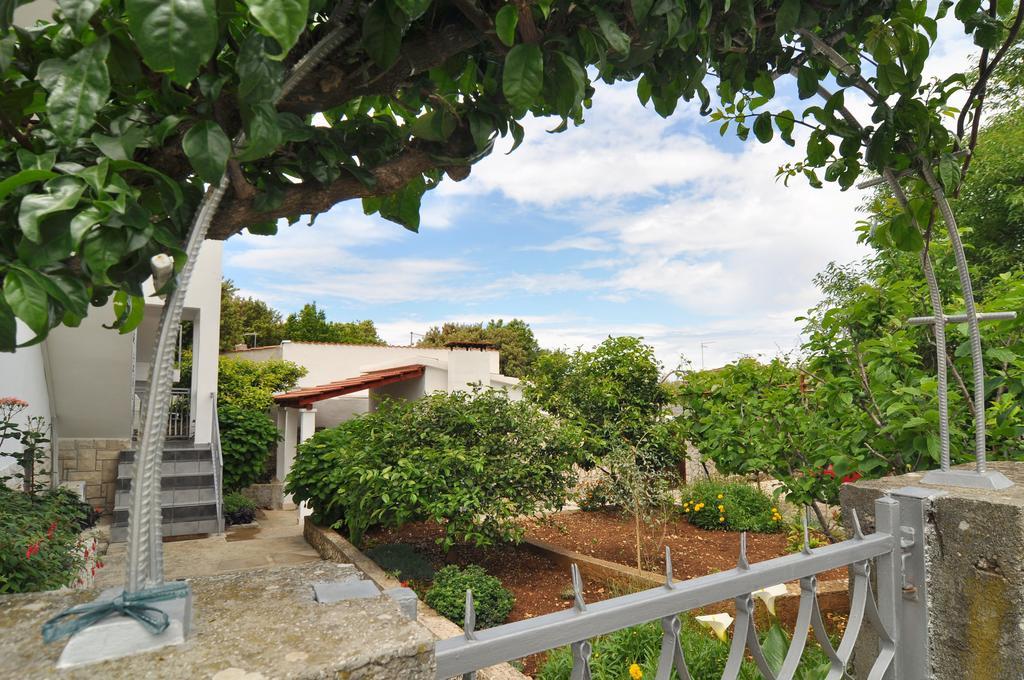 Apartment Lavanda Nova Ražanj Esterno foto